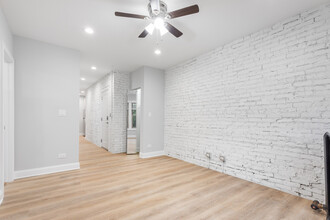 1635 W Chase Ave in Chicago, IL - Building Photo - Building Photo