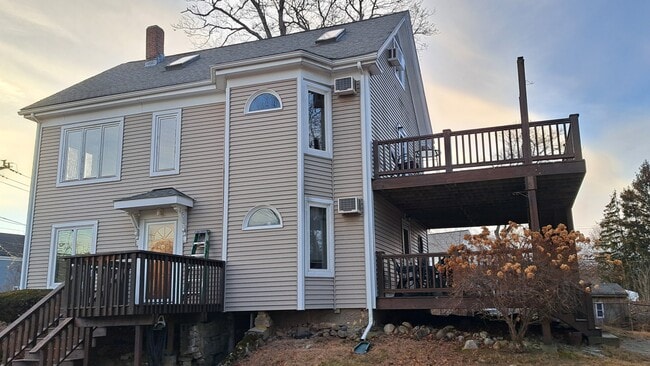 200 Park Ave, Unit Apartment 2 in Weymouth, MA - Building Photo - Building Photo