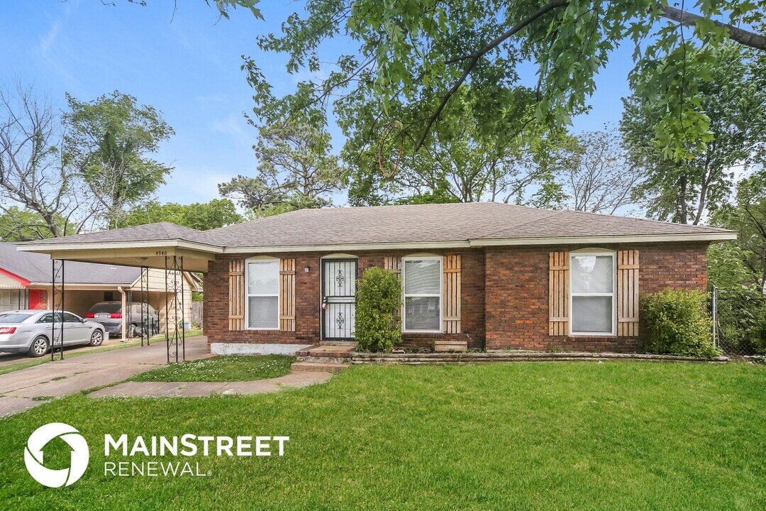 4940 Clearbrook Cove in Memphis, TN - Building Photo