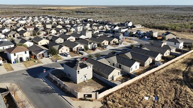 5802 Moses Lp in Laredo, TX - Building Photo - Building Photo