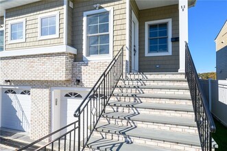 53 Park Ave in Harrison, NY - Building Photo - Building Photo