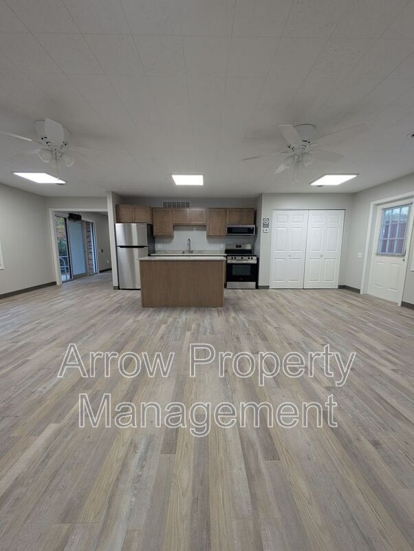 407 H St in Hamburg, IA - Building Photo - Building Photo