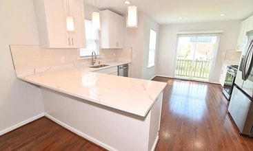5012 Silver Hill Rd in Hillcrest Heights, MD - Building Photo - Building Photo