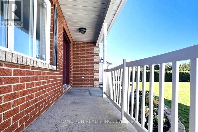 1 West Ridge Dr in Ottawa, ON - Building Photo - Building Photo