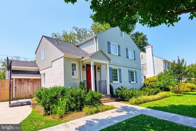 714 Grand View Dr in Alexandria, VA - Building Photo - Building Photo