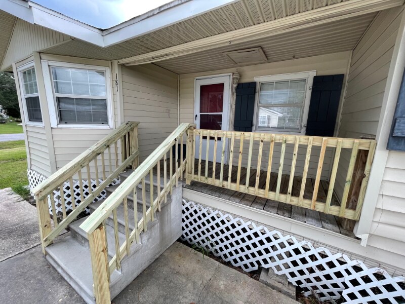 181 Mars St in Thibodaux, LA - Building Photo