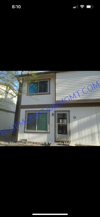 725 Alexander Rd, Unit D in Colorado Springs, CO - Building Photo