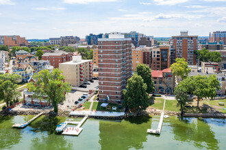 The Surf in Madison, WI - Foto de edificio - Building Photo