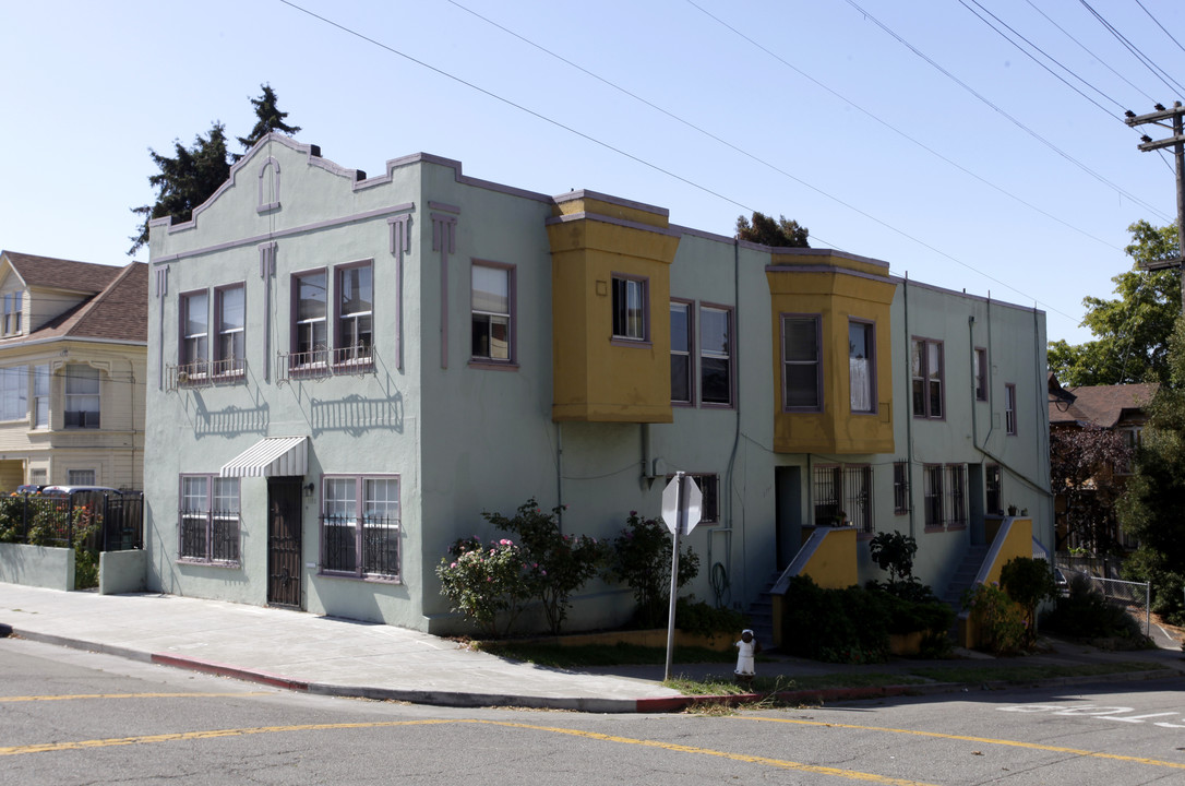 1105 E 28th St in Oakland, CA - Building Photo