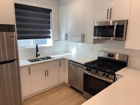 8903-8123 123 Ave NW in Edmonton, AB - Building Photo