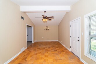 1913 Kenwood St in Jonesboro, AR - Building Photo - Building Photo