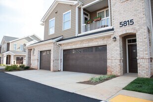 Piedmont Place in Greensboro, NC - Building Photo