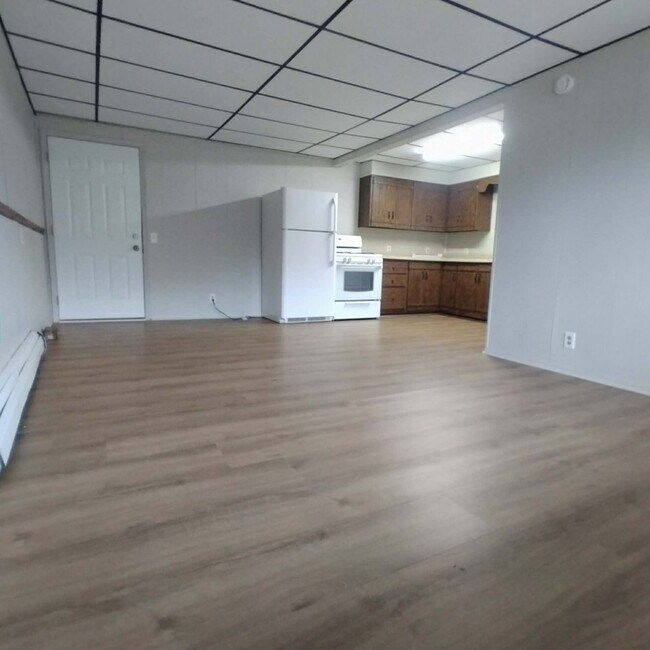 3345 N Whitehall Rd in Muskegon, MI - Building Photo - Building Photo