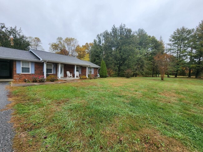 property at 4914 S Grundy Quarles Hwy