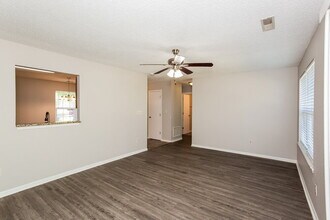 1832 Emerald Leaf Ct in Indianapolis, IN - Building Photo - Building Photo