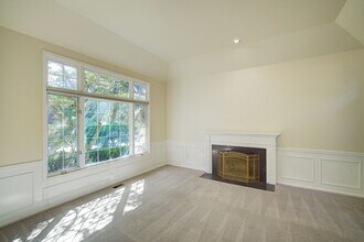 1917 222nd Ave NE in Sammamish, WA - Building Photo - Building Photo