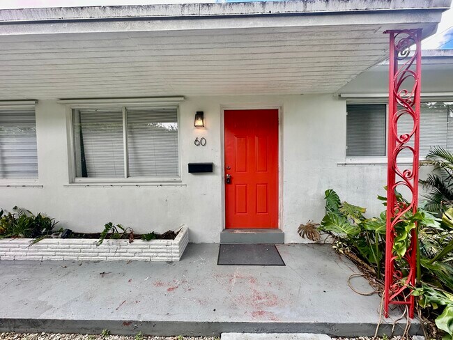 60 NW 42nd St, Unit 60 NW 42 St in Miami, FL - Building Photo - Building Photo
