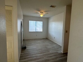 8100 Pickwick Rd in North Port, FL - Building Photo - Building Photo