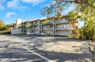 4510 El Conquistador Pky, Unit 108 in Bradenton, FL - Building Photo