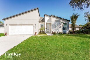 1666 Redfin Dr in Poinciana, FL - Building Photo