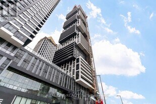 4015 The Exchange in Mississauga, ON - Building Photo