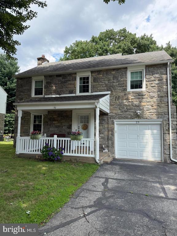 property at 23 W Woodland Ave