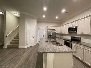 161 Lake Breeze Dr in Baton Rouge, LA - Building Photo - Building Photo
