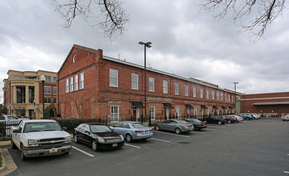 Estates on Gervais in Columbia, SC - Building Photo