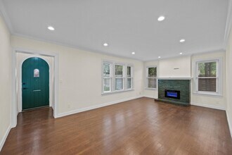 903 E Live Oak St in Austin, TX - Building Photo - Building Photo