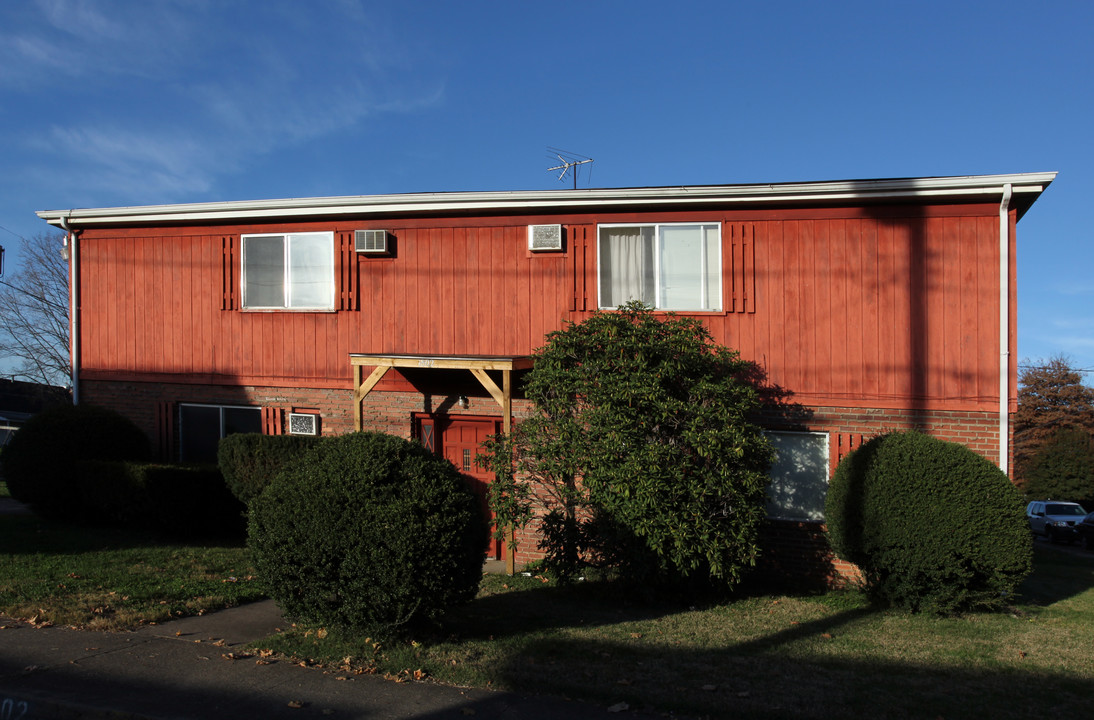 1802 Myers Ave in Dunbar, WV - Building Photo