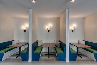 Tower5040 in Houston, TX - Building Photo - Building Photo