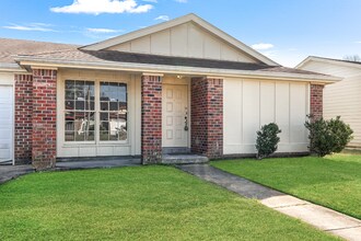 4025 Glenmere Dr in Harvey, LA - Foto de edificio - Building Photo