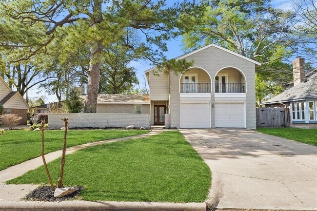 12811 Shady Knoll Ln