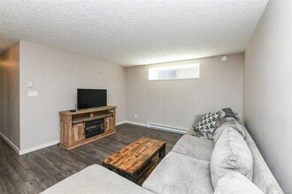 2629 Swanson St in Courtenay, BC - Building Photo - Building Photo