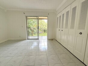 35 Windsor B in West Palm Beach, FL - Building Photo - Building Photo