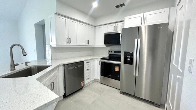 8275 Ibis Club Dr, Unit 705