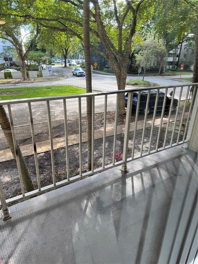 1805 Sans Souci Blvd in North Miami, FL - Building Photo - Building Photo