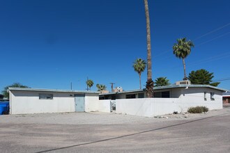 5550-5564 E Bellevue St in Tucson, AZ - Building Photo - Building Photo