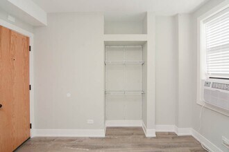 510 W Belmont Ave in Chicago, IL - Building Photo - Building Photo