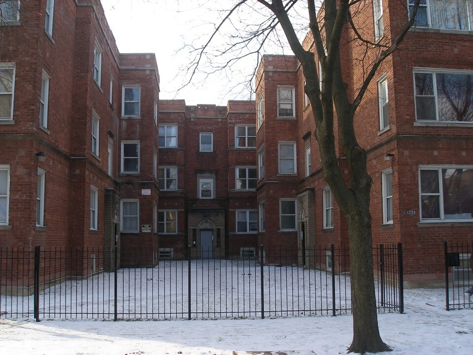 11238 S Vernon Ave in Chicago, IL - Building Photo