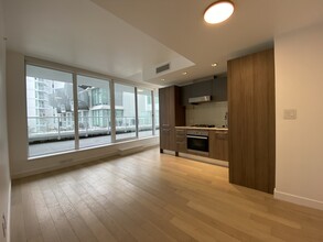 2220 Kingsway in Vancouver, BC - Building Photo - Building Photo