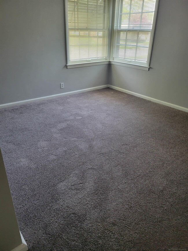 21700 Alger St in St. Clair Shores, MI - Building Photo - Building Photo