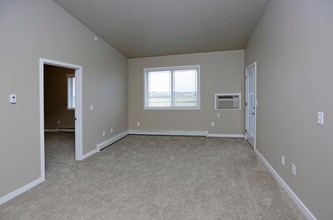 Westdale Apartments in Wahpeton, ND - Building Photo - Building Photo