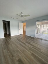 5619 Sheffield Greene Cir, Unit 44 in Sarasota, FL - Building Photo - Building Photo