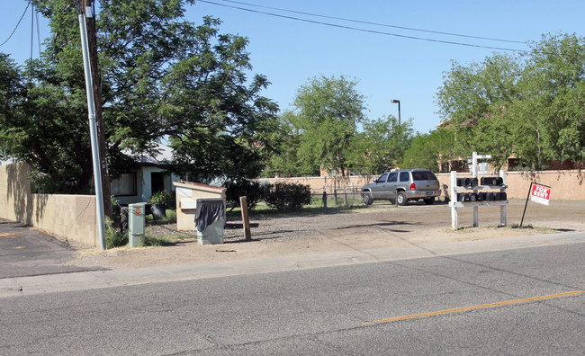 Town Square Apartments Of Glendale in Glendale, AZ - Foto de edificio - Building Photo