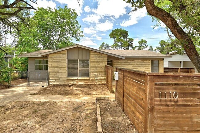 1110 W Oltorf St in Austin, TX - Building Photo - Building Photo