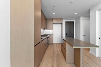 610 Davis St, Unit 5206 in Austin, TX - Foto de edificio - Building Photo