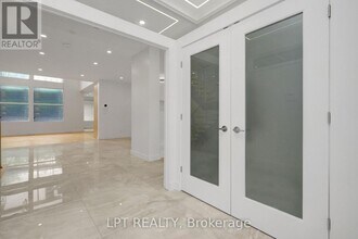 298 Crestview Rd in Ottawa, ON - Building Photo - Building Photo