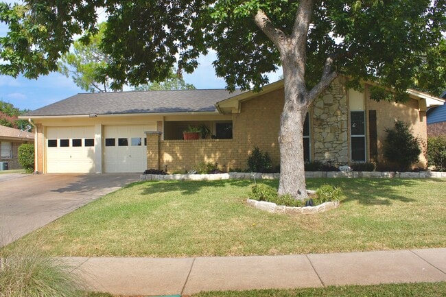 2120 Mountainview Dr in Hurst, TX - Building Photo - Building Photo