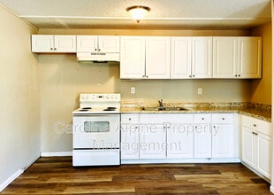 208 School St in High Shoals, NC - Building Photo - Building Photo